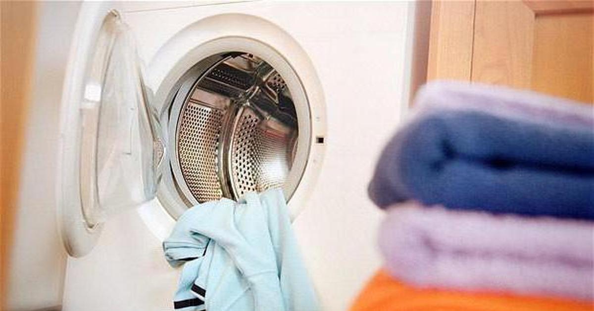 Вас порадует результат: какое домашнее средство отлично заменяет кондиционер для белья